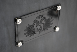 Rustikalna zidana kuhinja s stilnimi ornamenti