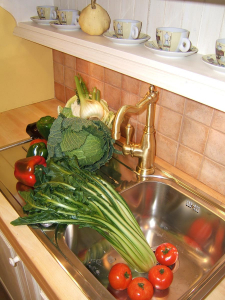 Kuhinjska mešalna pipa medenina Rustika Masiva d.o.o.