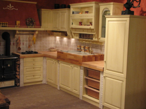 Eko zidana kuhinja Country v barvi vanilije