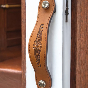 Usnjeni pohištveni ročaji Amor