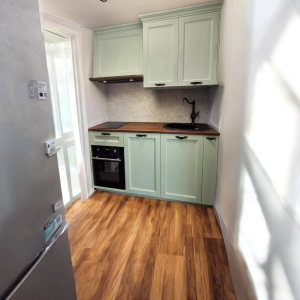 Rustikalne mini kuhinje in oprema za apartmaje